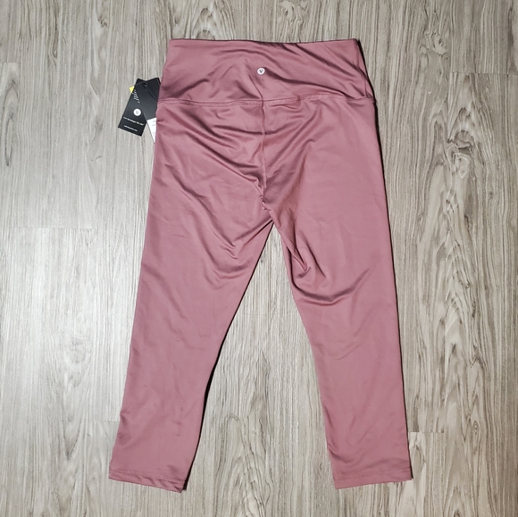 Velocity Women's High Rise Capri Length Leggings - Picture 7 of 13